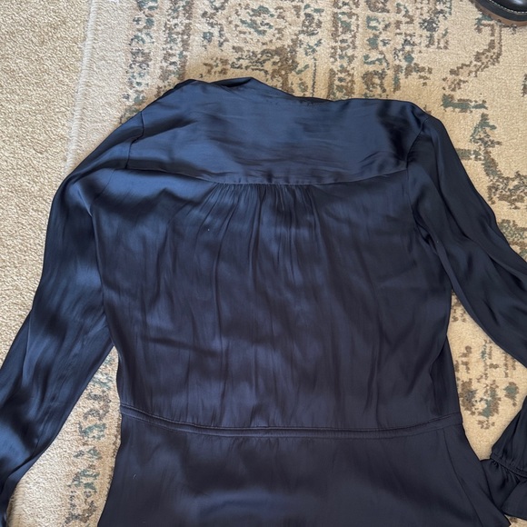 PAIGE Navy Kendalle top - Picture 10 of 10